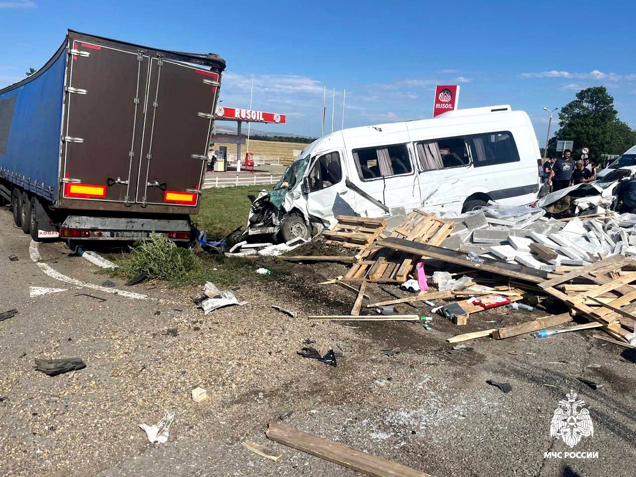 В страшной аварии в Армавире пострадали дети, - ТАСС